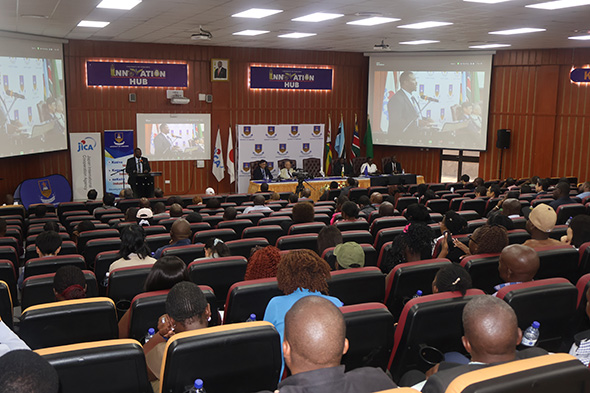 研究拠点形成事業で、ジンバブエ大学において国際シンポジウムを開催しました。（2025年10月7日・8日）